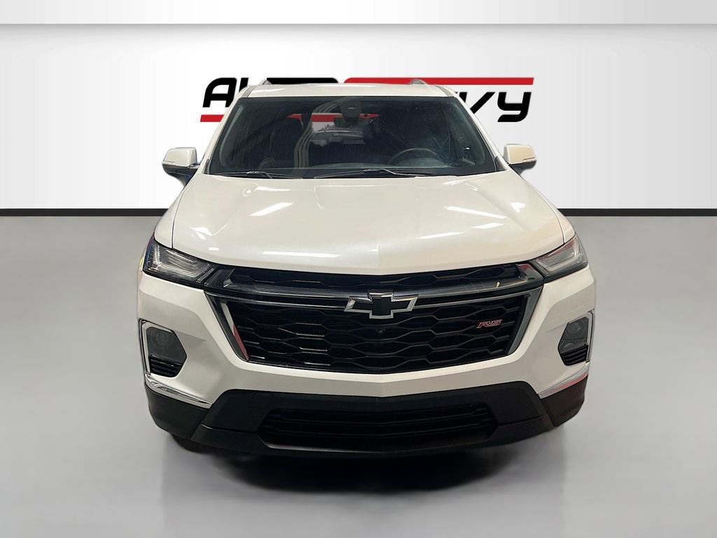 Used 2023 Chevrolet Traverse RS image 2
