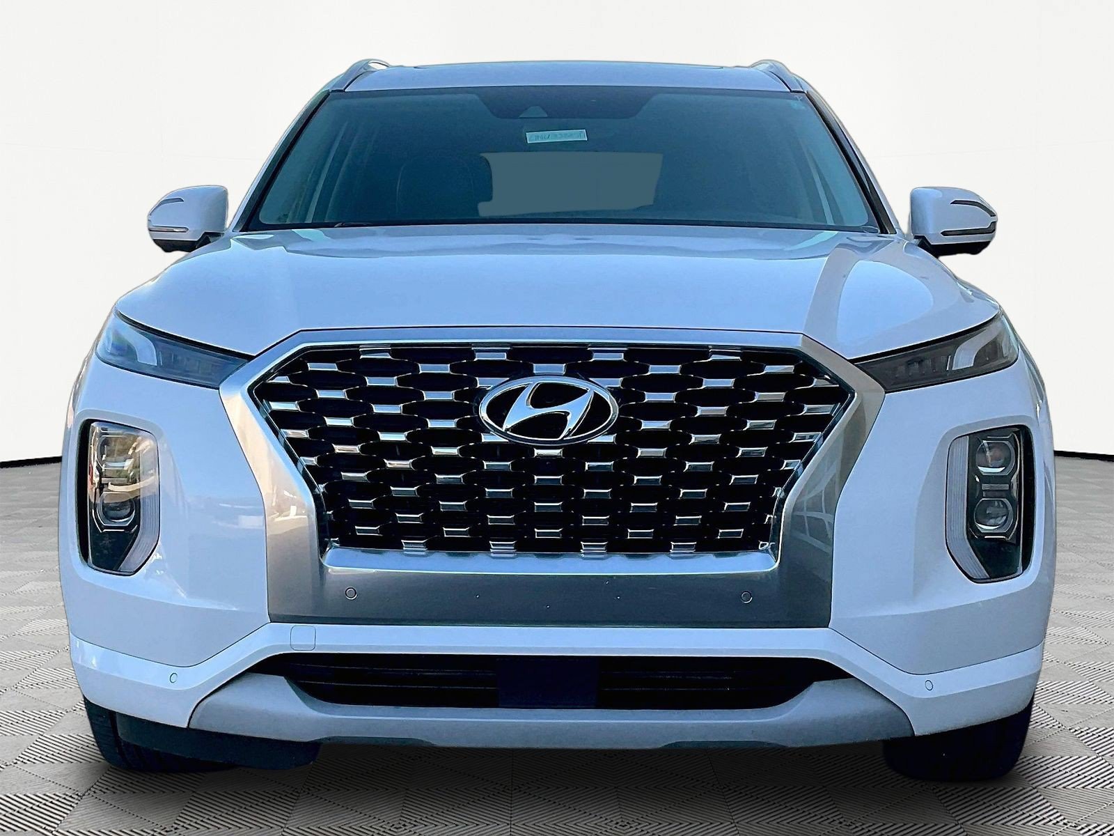 Used 2022 Hyundai Palisade Limited w/ Winter Package AWD/4WD image 2