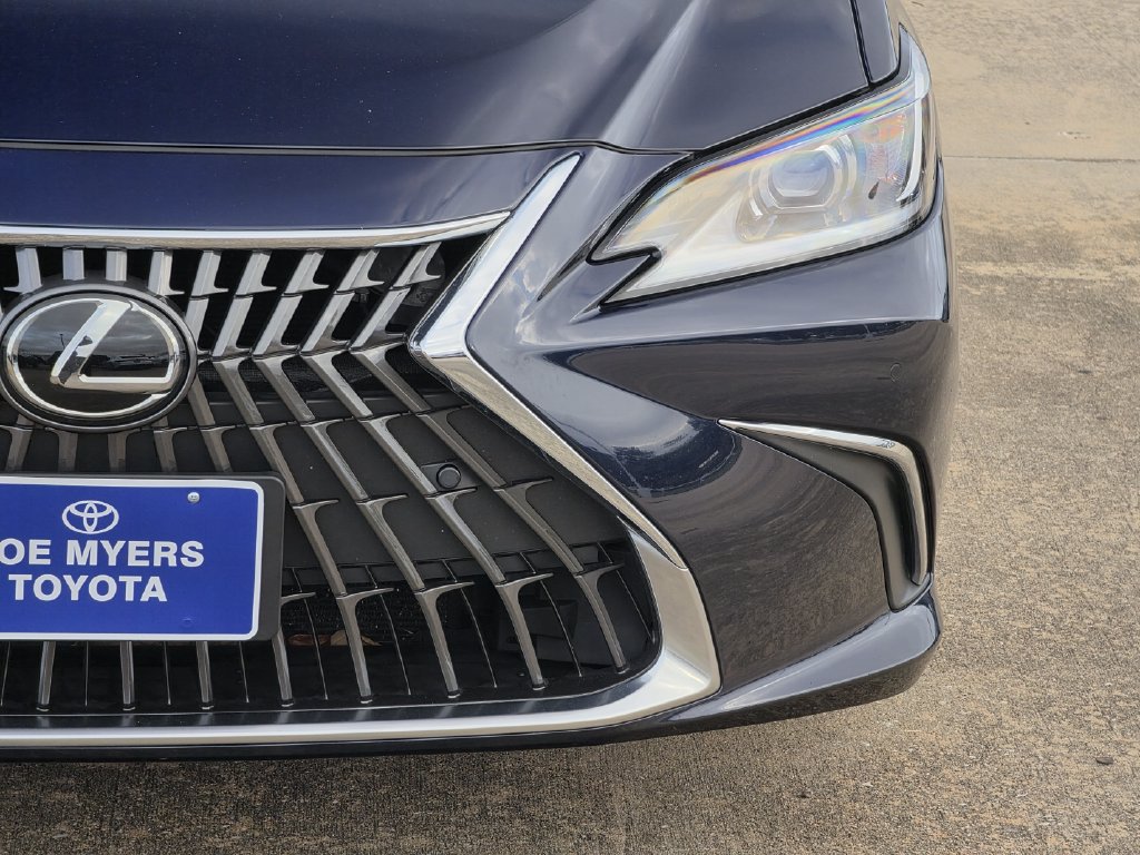 Used 2024 Lexus ES 350 w/ Premium Package FWD image 4