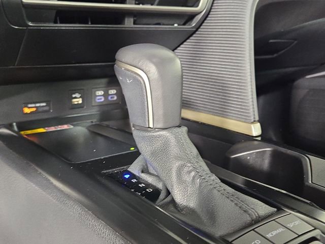 Used 2025 Toyota Camry SE image 20