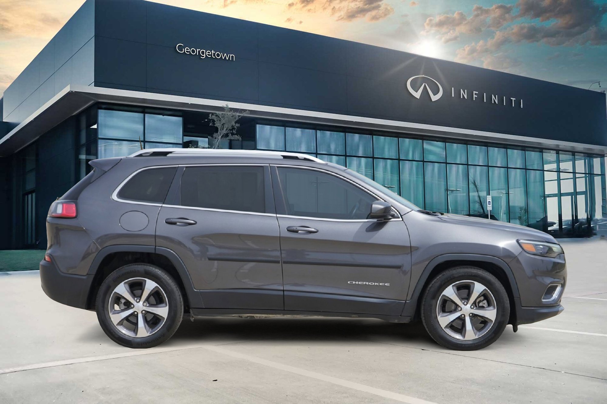 Used 2019 Jeep Cherokee Limited image 3