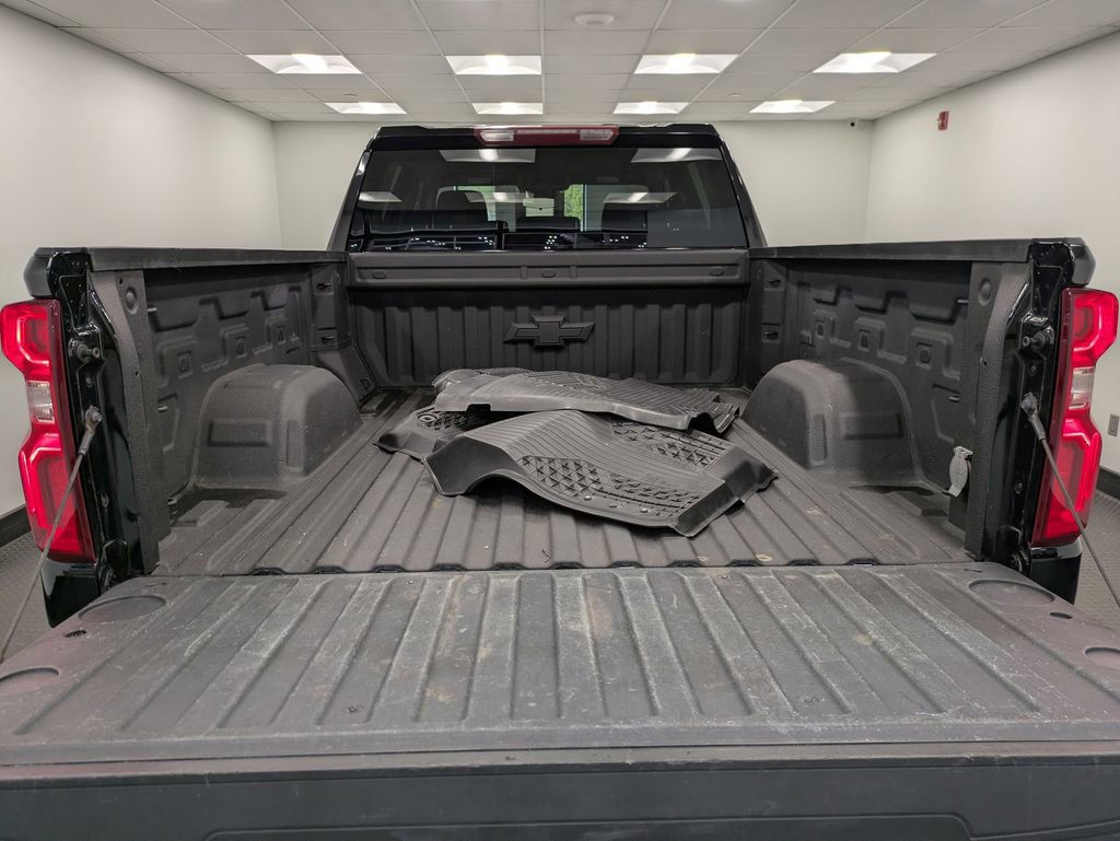 Used 2023 Chevrolet Silverado 1500 RST AWD/4WD image 25
