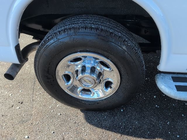 Used 2024 Chevrolet Express 2500 w/ Driver Convenience Package image 13