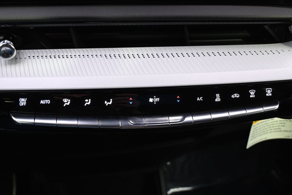 Certified 2025 Cadillac Optiq Luxury 2 w/ LPO, Floor Liner Package AWD/4WD image 30
