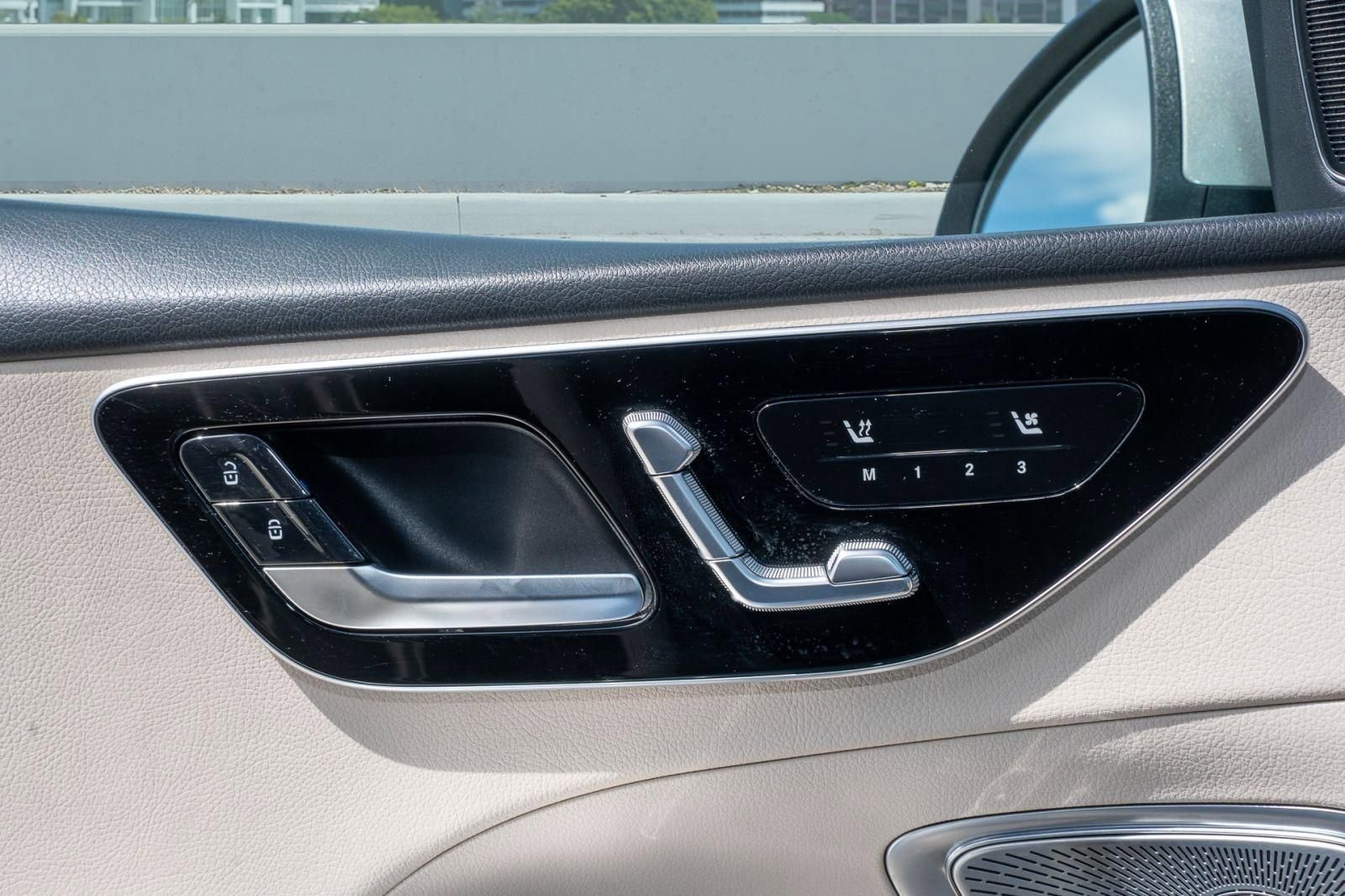 Used 2022 Mercedes-Benz C 300 4MATIC Sedan w/ Exclusive Trim Package image 28