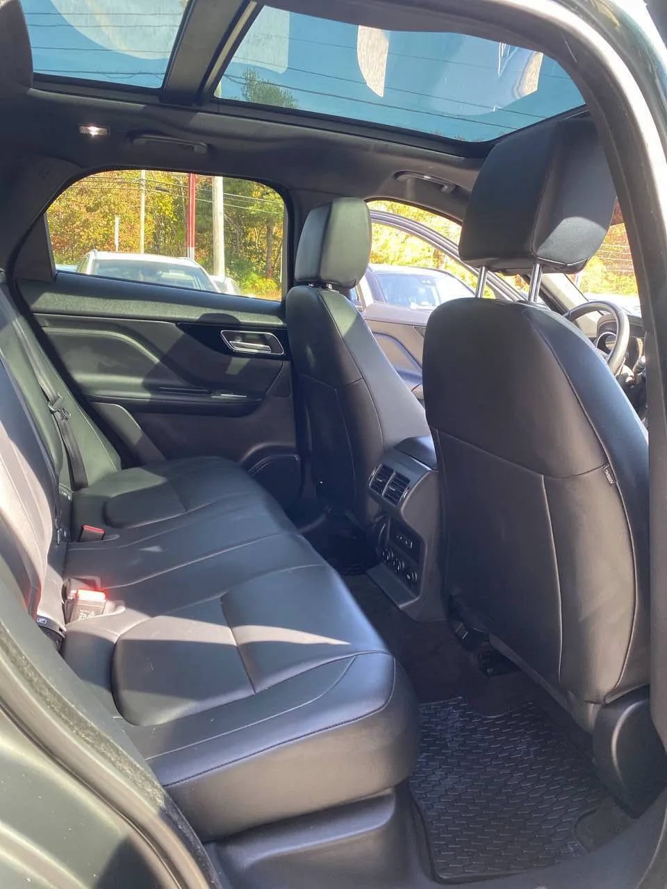 Used 2018 Jaguar F-PACE Premium AWD/4WD image 25
