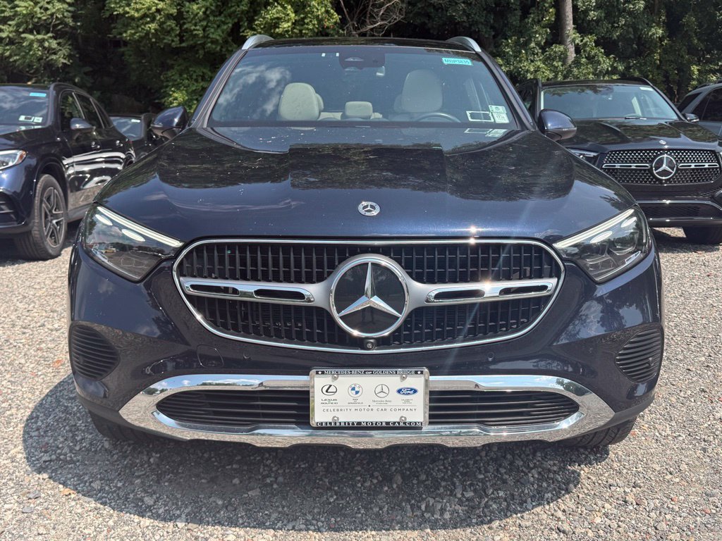 Used 2023 Mercedes-Benz GLC 300 4MATIC image 2