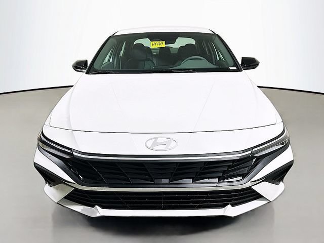 Used 2026 Hyundai Elantra Sport FWD image 2
