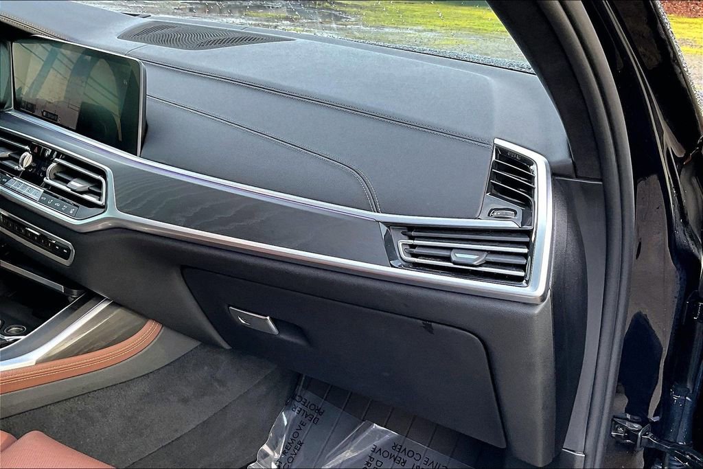 Used 2020 BMW X7 M50i image 20