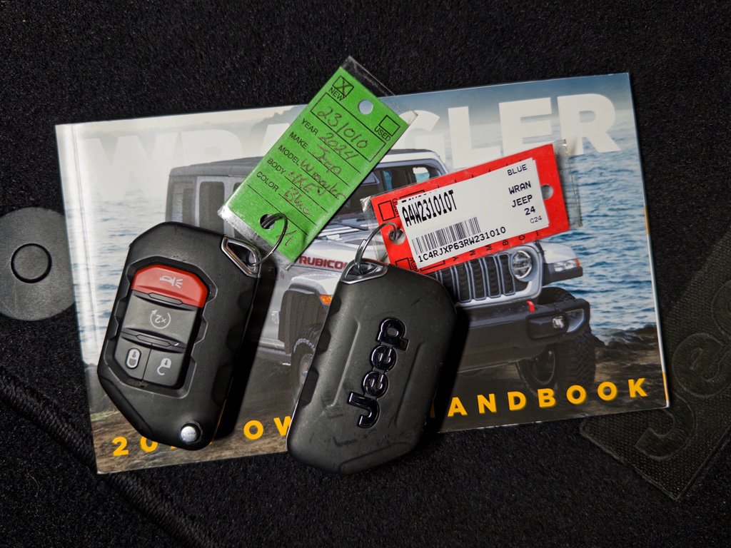 Used 2024 Jeep Wrangler Sahara image 24