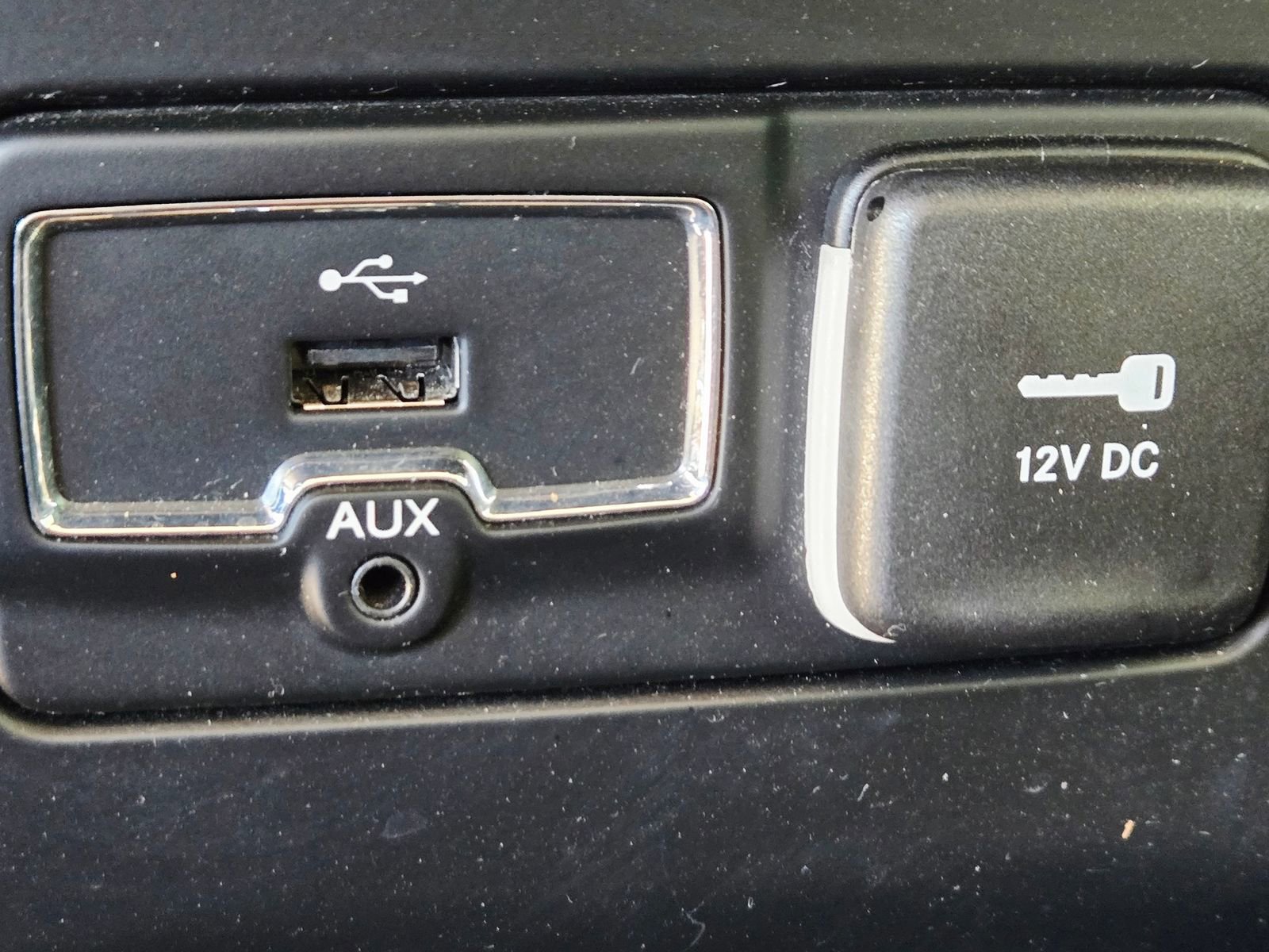 Used 2015 Jeep Renegade Trailhawk w/ Cold Weather Group image 17