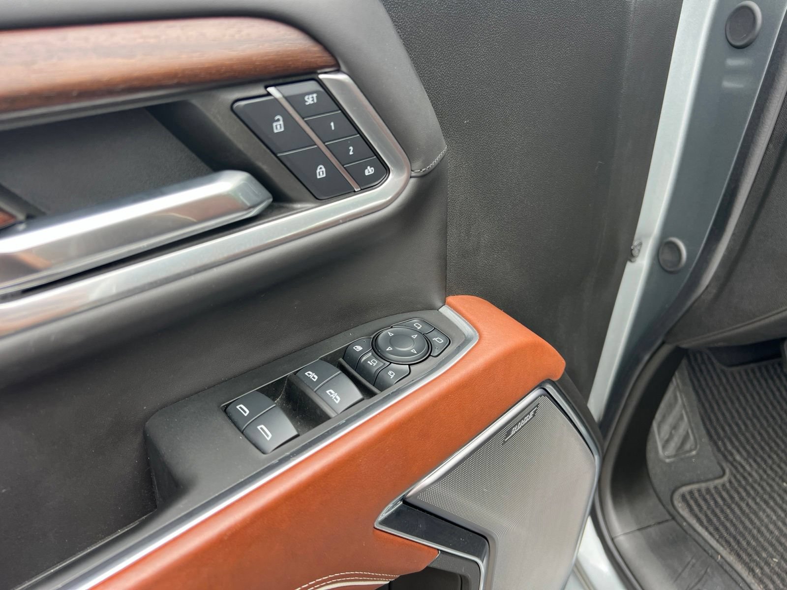 Used 2024 GMC Sierra 2500 Denali Ultimate AWD/4WD image 33