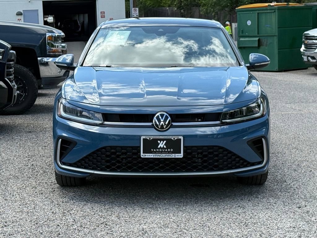 Certified 2025 Volkswagen Jetta SEL image 3