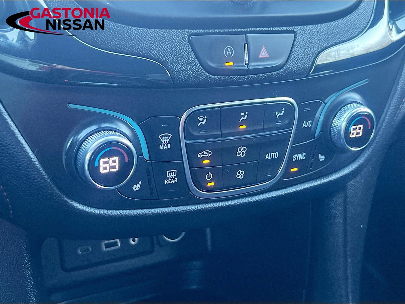 Used 2023 Chevrolet Equinox RS w/ RS Leather Package image 19