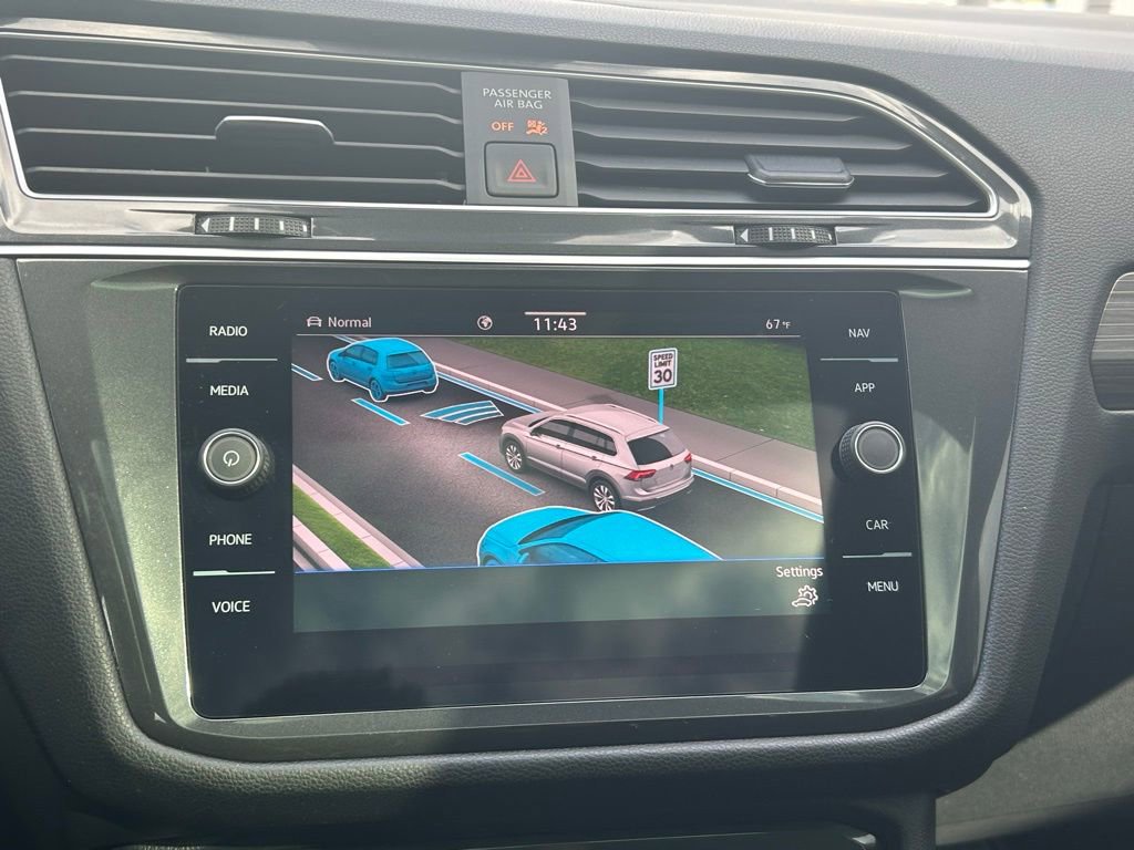 Used 2024 Volkswagen Tiguan SEL R-Line image 17