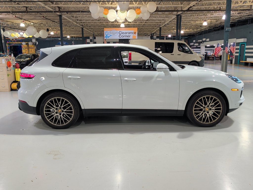 Used 2023 Porsche Cayenne S Platinum AWD/4WD image 12