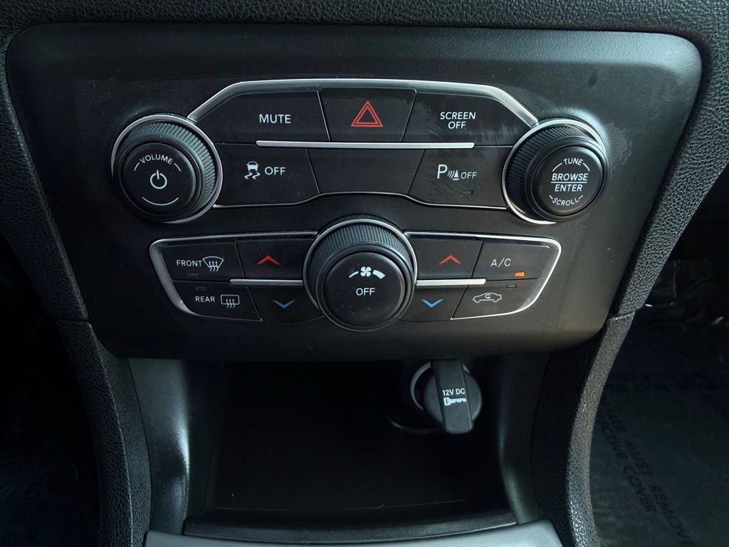 Used 2023 Dodge Charger SXT w/ Blacktop Package image 27