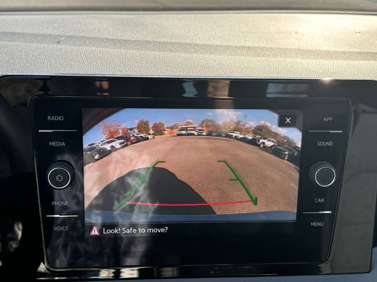 Used 2025 Volkswagen Jetta SE image 17