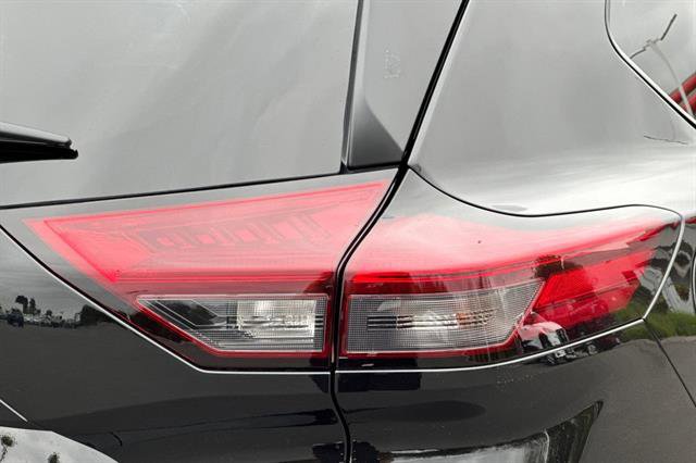 New 2026 Nissan Rogue S image 30