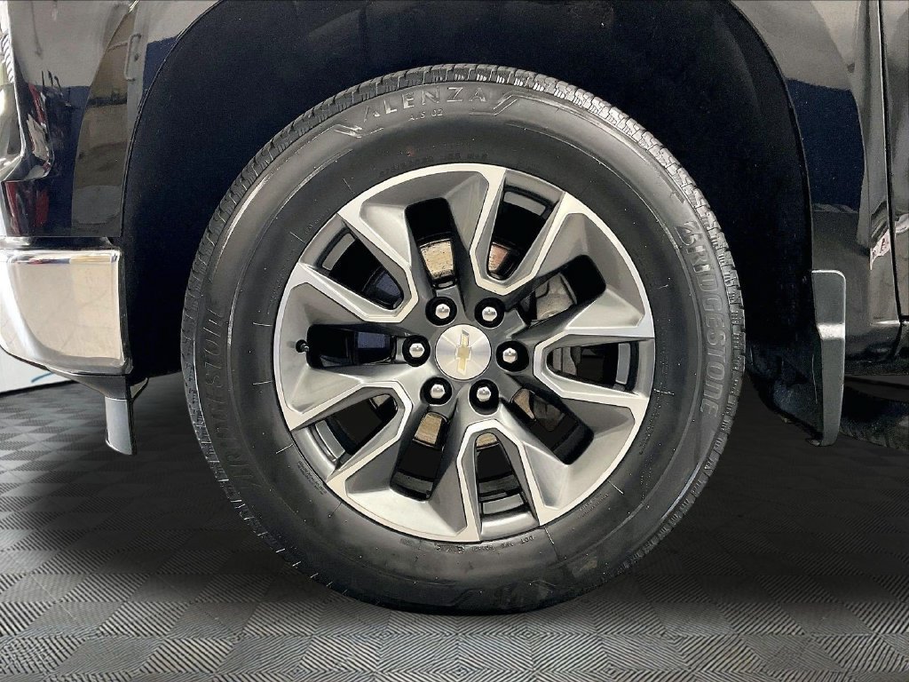 Used 2023 Chevrolet Silverado 1500 LT AWD/4WD image 7
