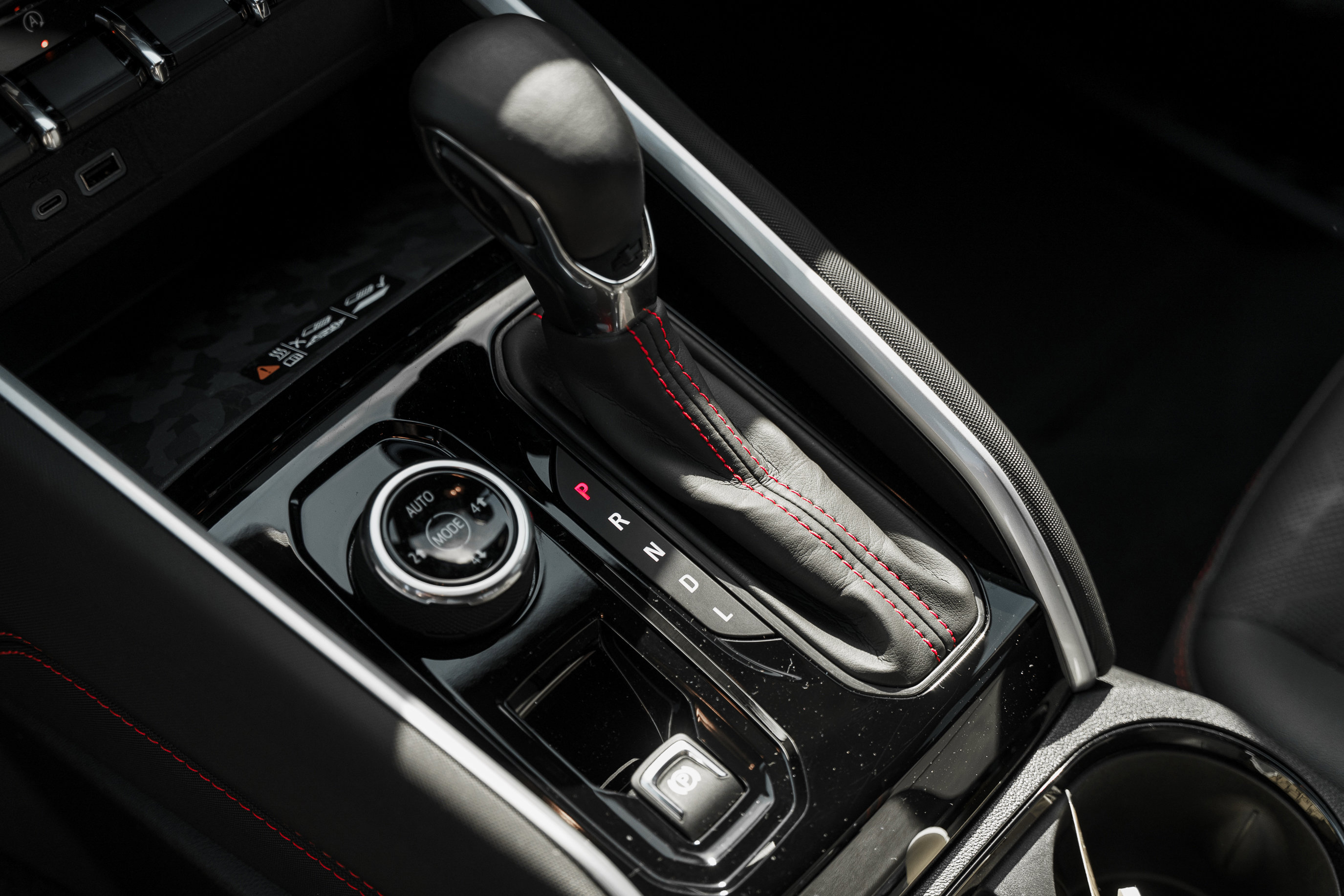 Used 2024 Chevrolet Colorado Z71 w/ Z71 Convenience Package 2 image 11