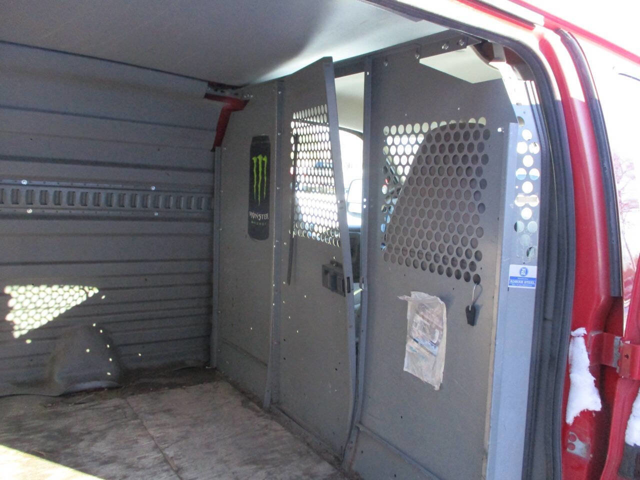 Used 2009 Chevrolet Express 3500 image 27