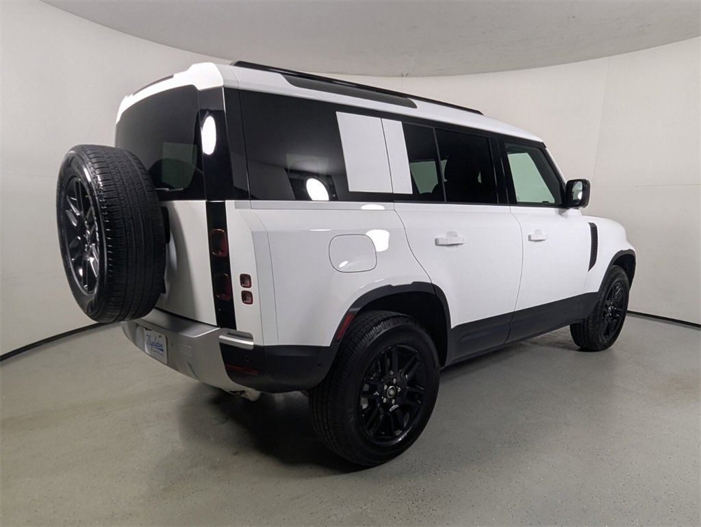 Used 2025 Land Rover Defender 110 S image 7