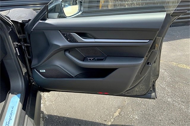 New 2025 Porsche Taycan image 28