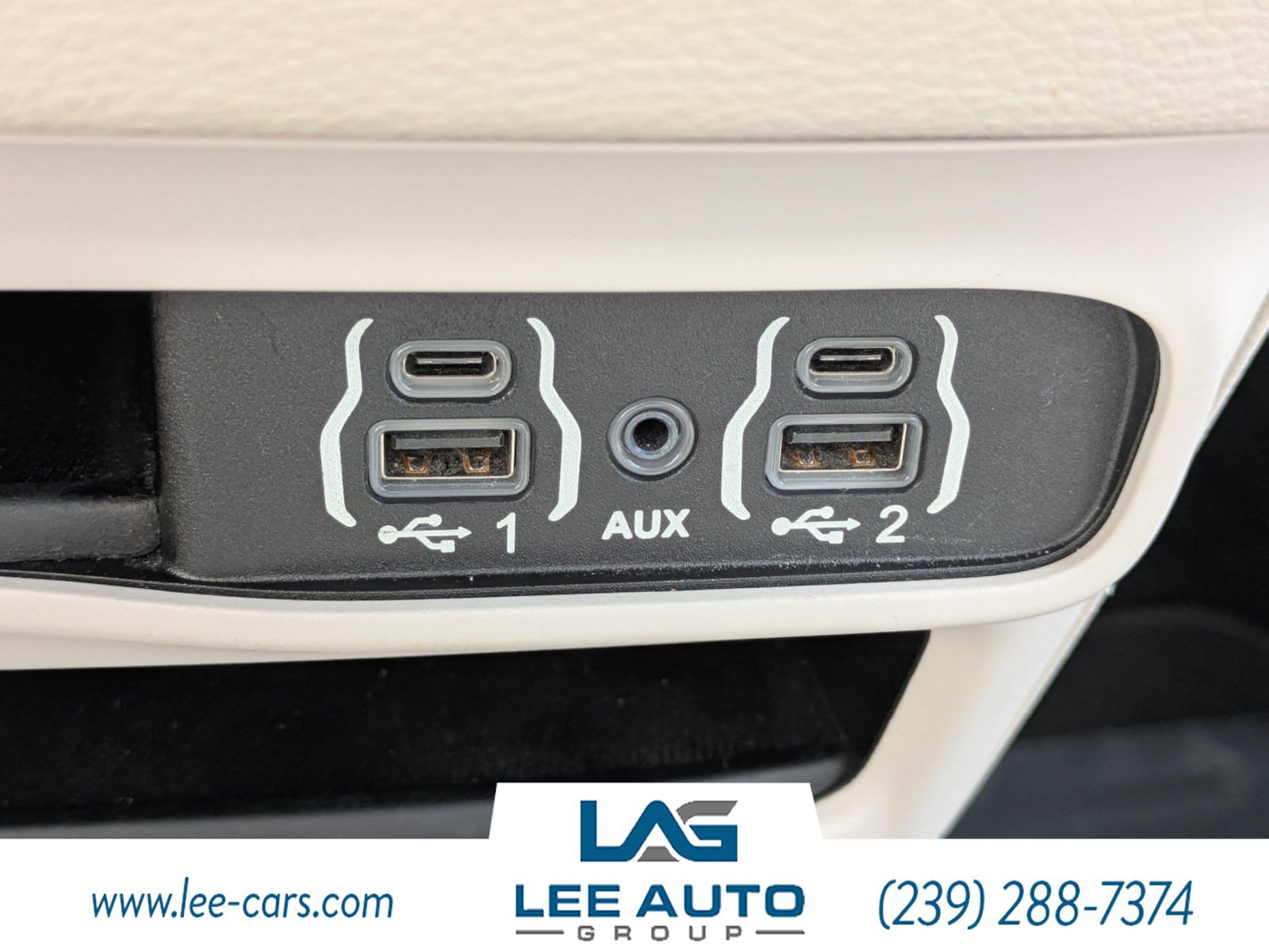 Used 2021 Chrysler Pacifica Touring-L FWD image 25