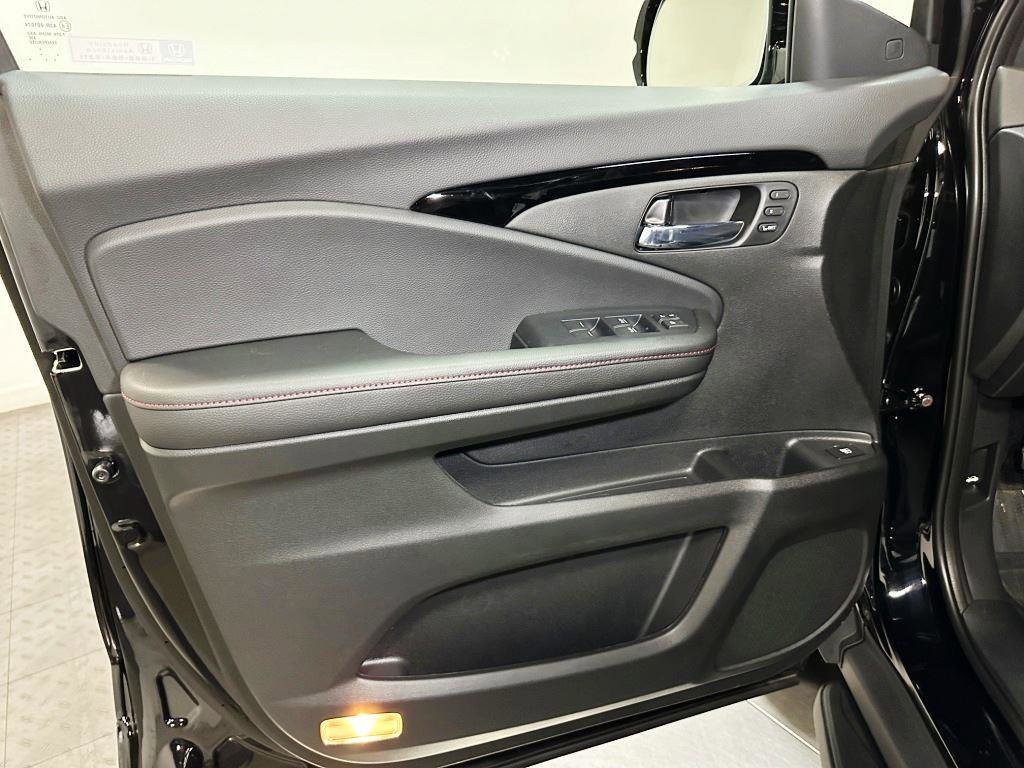 New 2026 Honda Ridgeline Black Edition image 11
