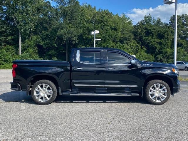 Used 2023 Chevrolet Silverado 1500 High Country w/ Technology Package AWD/4WD image 2