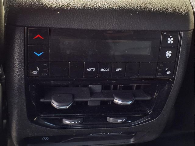 Used 2024 Jeep Grand Cherokee L Limited w/ Luxury Tech Group II image 16