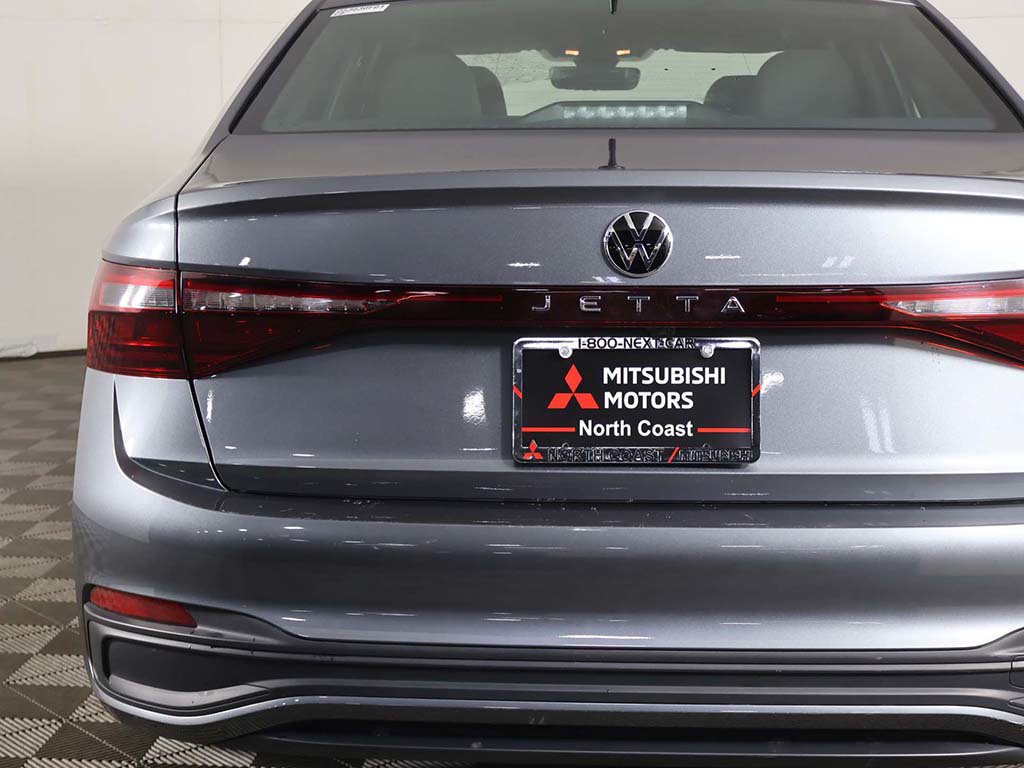 Used 2025 Volkswagen Jetta Sport FWD image 15