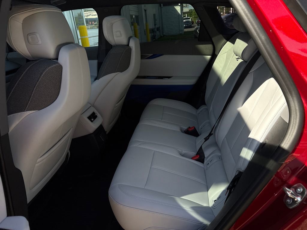 New 2026 Cadillac Optiq Sport 1 w/ LPO, Floor Liner Package RWD image 39