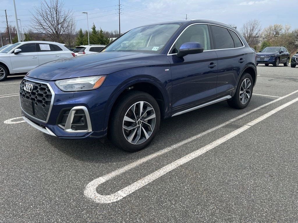 Used 2023 Audi Q5 2.0T Premium w/ Convenience Package image 1