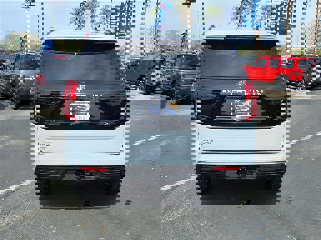 Certified 2025 Ford Expedition Active image 5