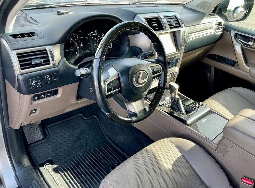 Used 2020 Lexus GX 460 Premium w/ Premium Package AWD/4WD image 43