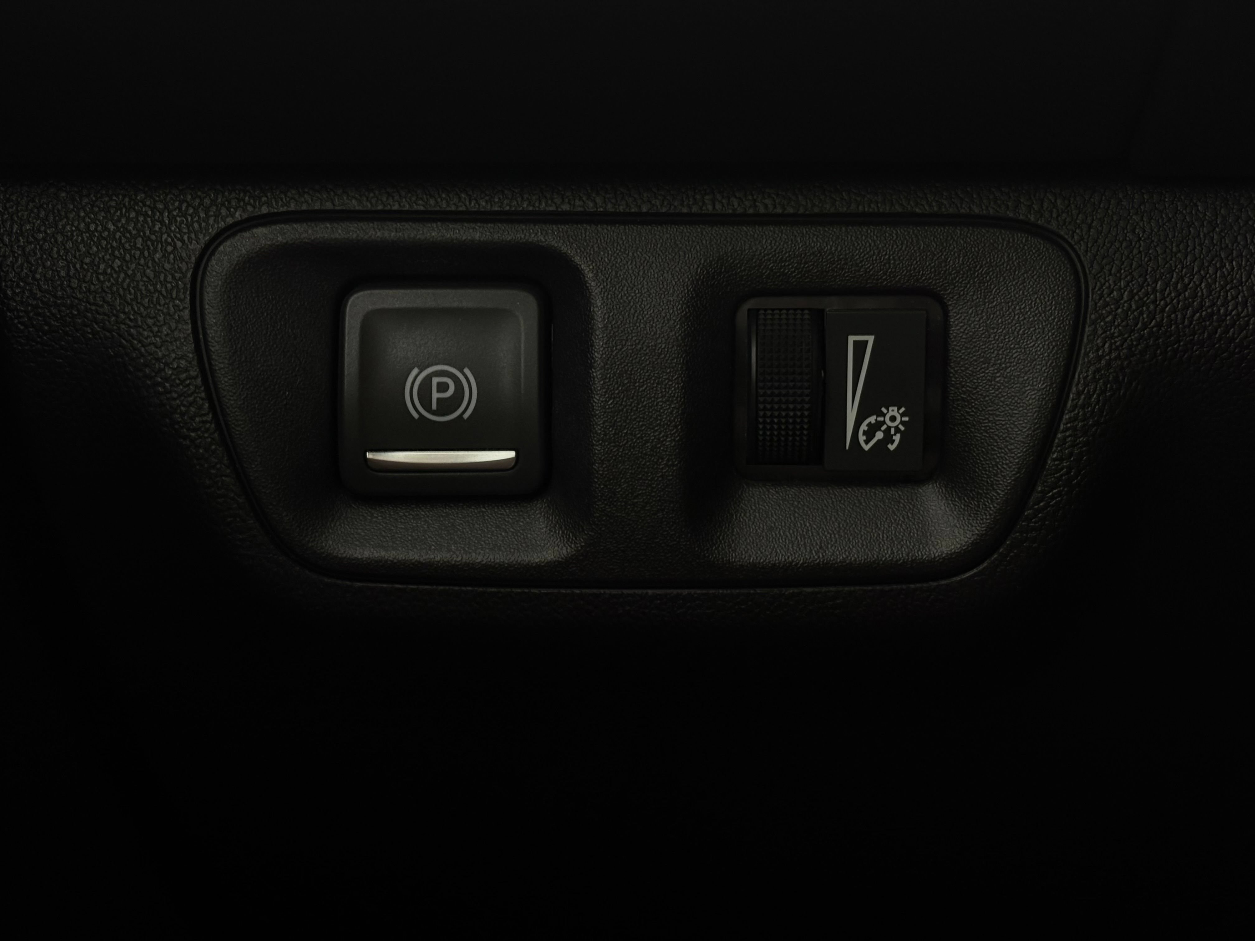 Used 2023 GMC Acadia SLE FWD image 19