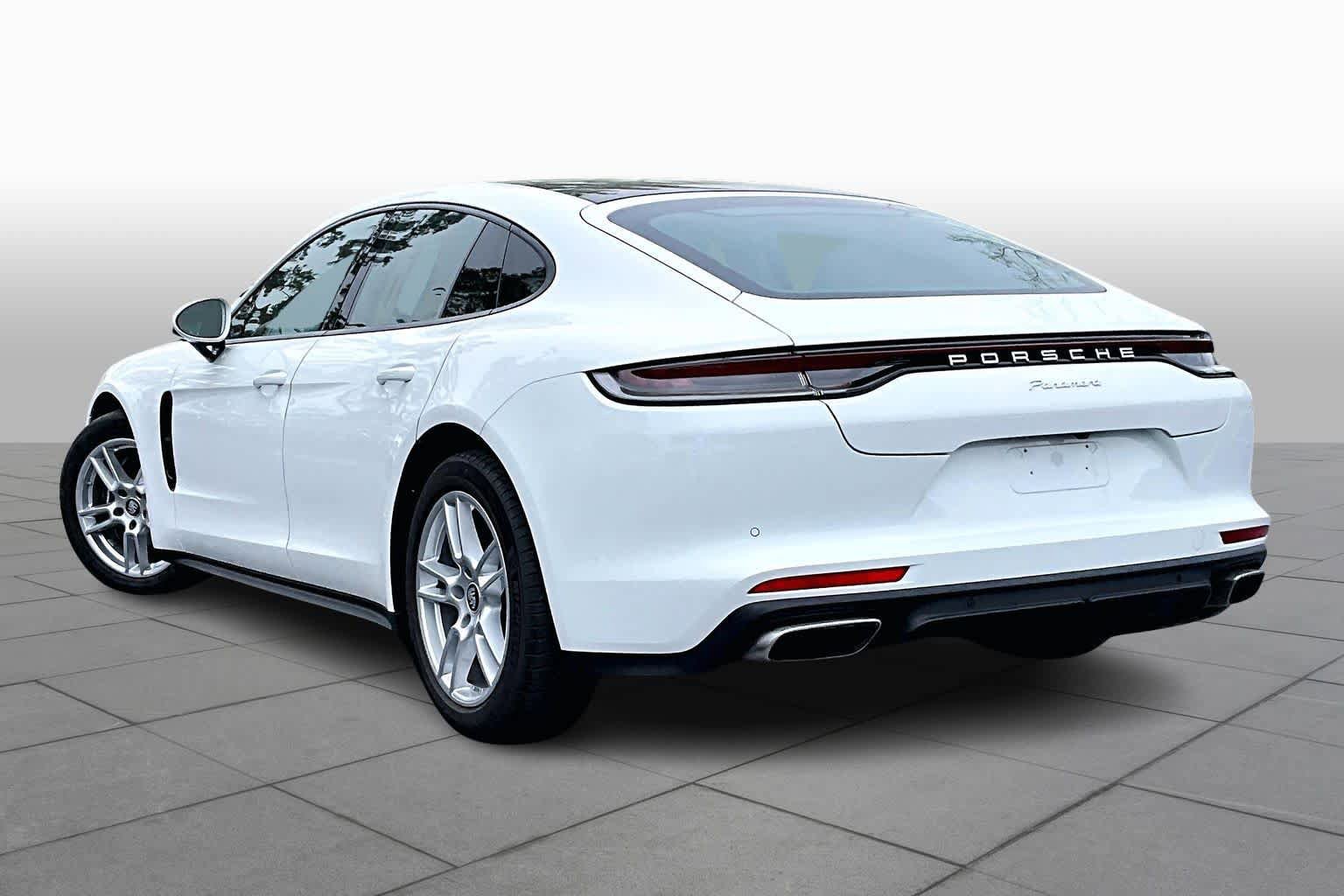 Used 2023 Porsche Panamera image 12