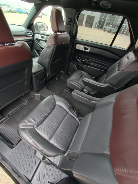 Used 2022 Ford Explorer Platinum w/ Equipment Group 601A AWD/4WD image 47
