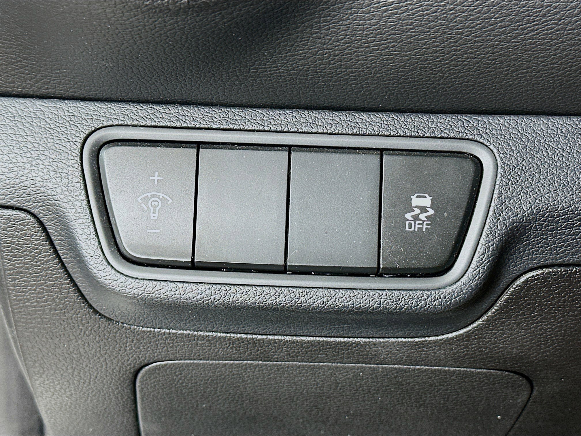 Used 2023 Kia Forte LXS image 17