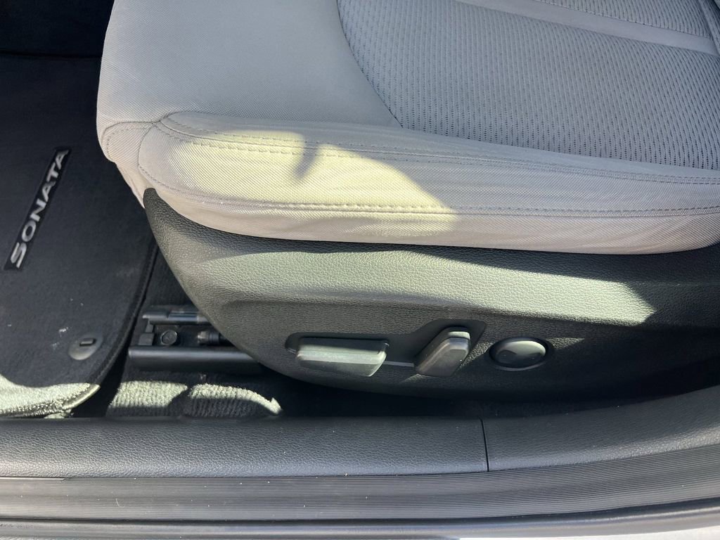 Used 2015 Hyundai Sonata SE w/ Option Group 09 image 19