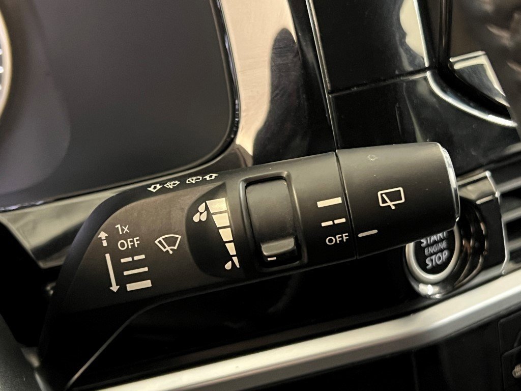 Used 2024 Nissan Pathfinder SV image 31