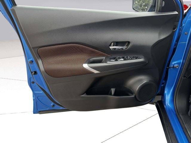Used 2023 Nissan Kicks SR FWD image 18
