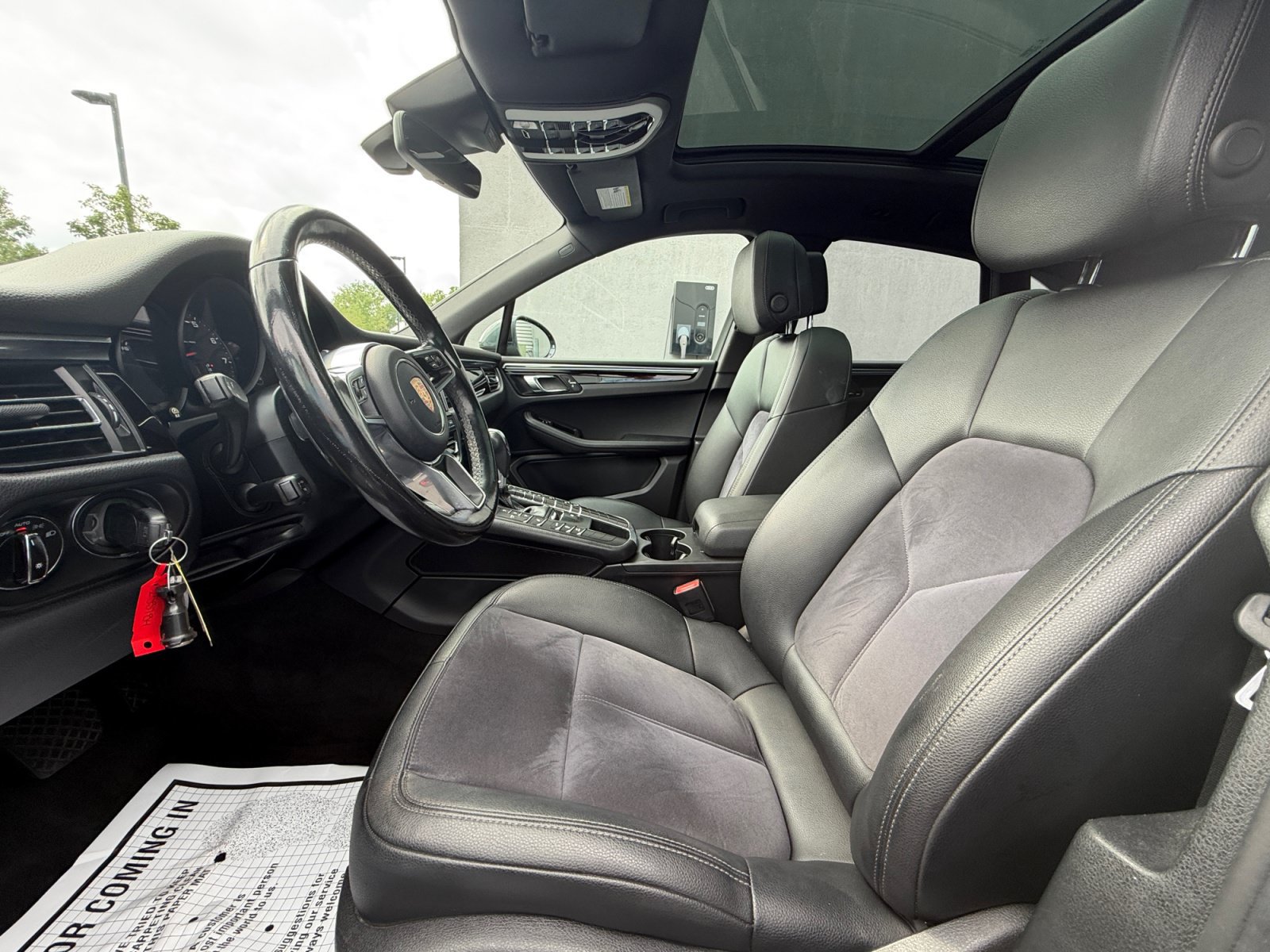 Used 2020 Porsche Macan AWD/4WD image 5