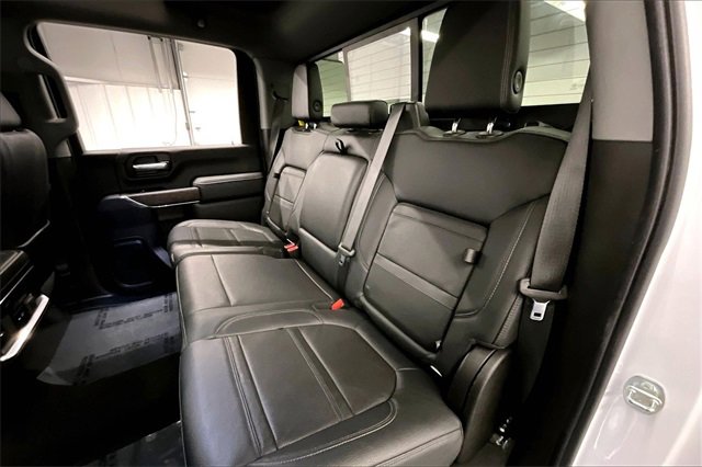Used 2022 GMC Sierra 3500 Denali w/ Denali Ultimate Package image 21