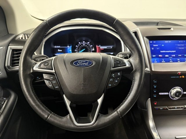 Used 2020 Ford Edge Titanium image 17