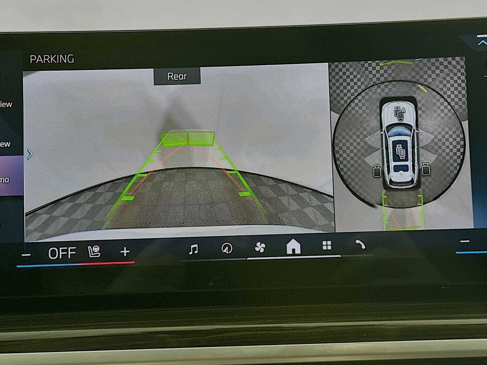 Used 2024 BMW X7 xDrive40i w/ Premium Package image 15