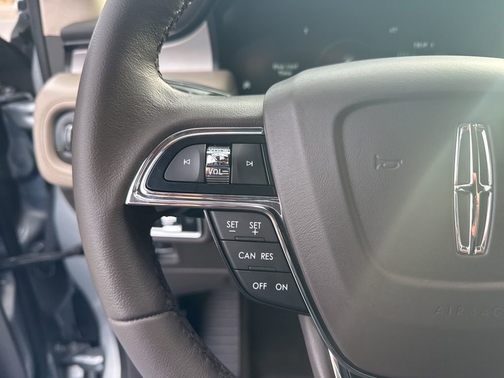 Certified 2023 Lincoln Nautilus AWD image 28