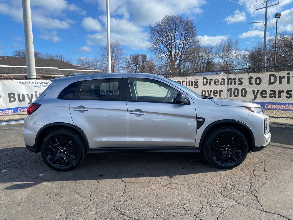 Used 2025 Mitsubishi Outlander Sport ES image 2